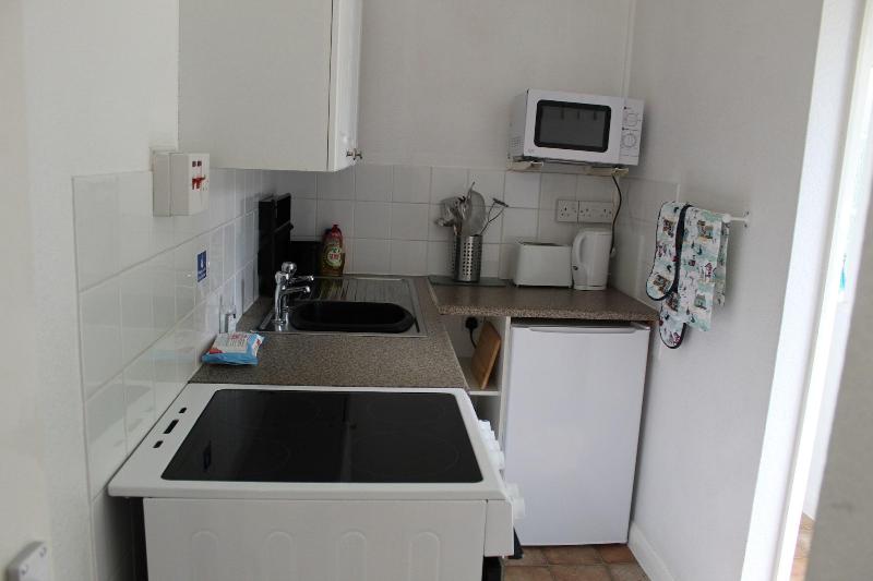 Rose Court Holiday Apartments image