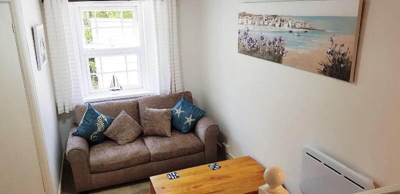 Rose Court Holiday Apartments image