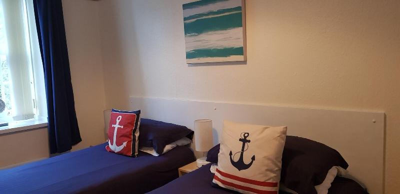 Rose Court Holiday Apartments image