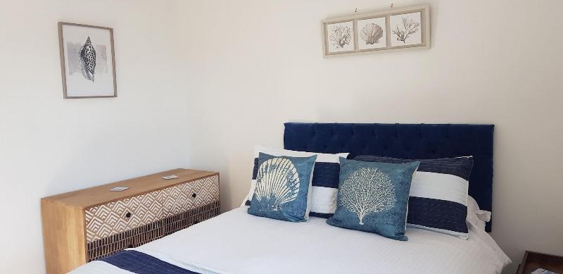 Rose Court Holiday Apartments image
