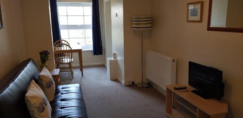 Rose Court Holiday Apartments image