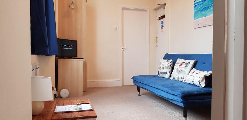 Rose Court Holiday Apartments image
