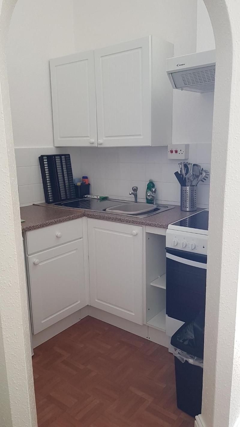 Rose Court Holiday Apartments image
