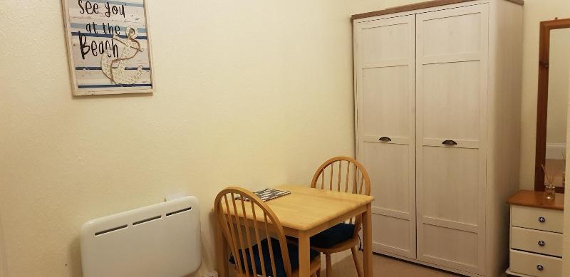 Rose Court Holiday Apartments image