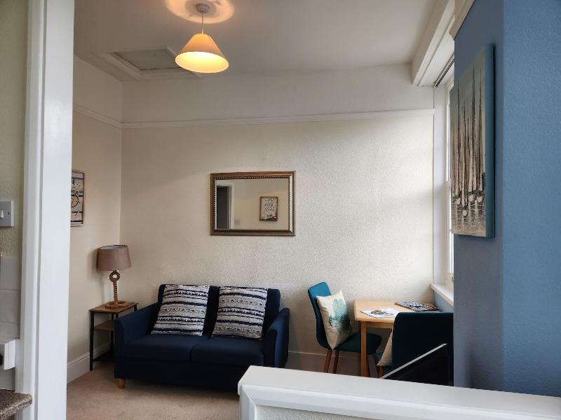 Rose Court Holiday Apartments image