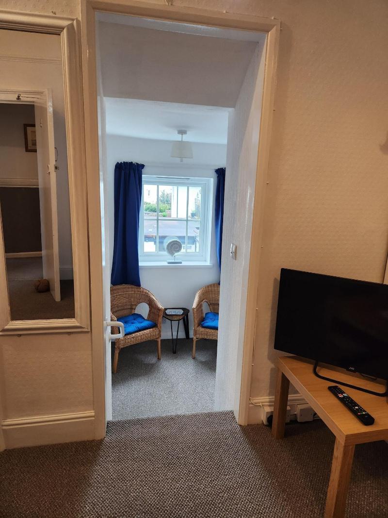 Rose Court Holiday Apartments image