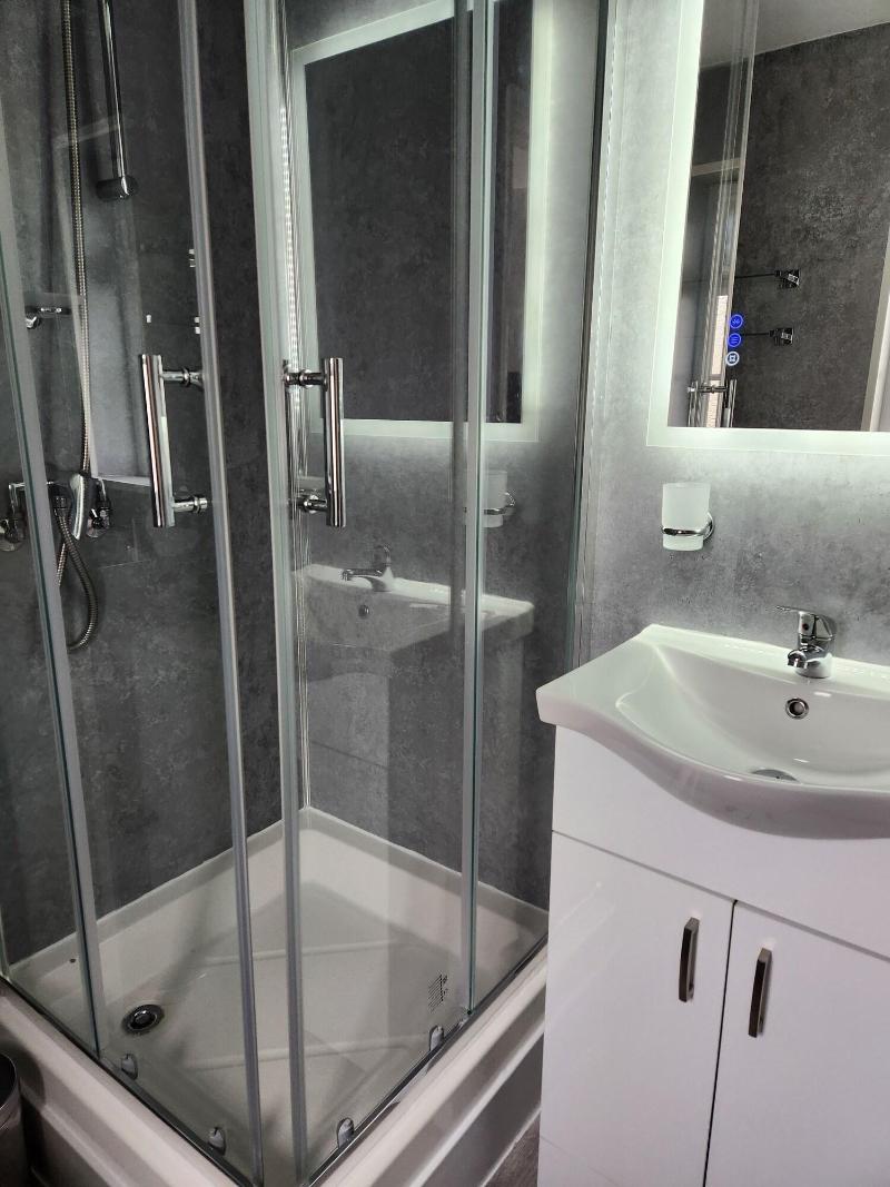 Rose Court Holiday Apartments image