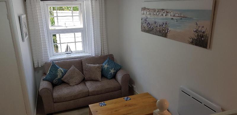 Rose Court Holiday Apartments image