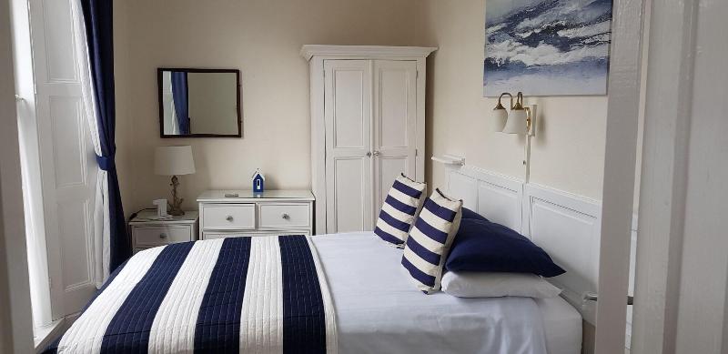 Rose Court Holiday Apartments image