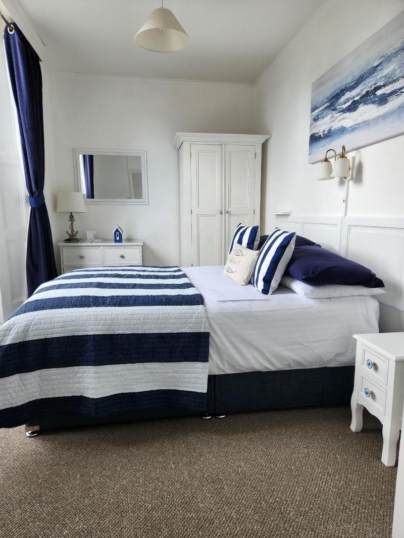 Rose Court Holiday Apartments image