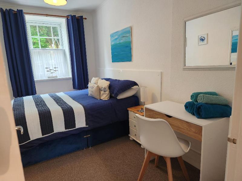 Rose Court Holiday Apartments image