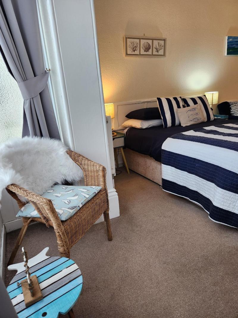 Rose Court Holiday Apartments image