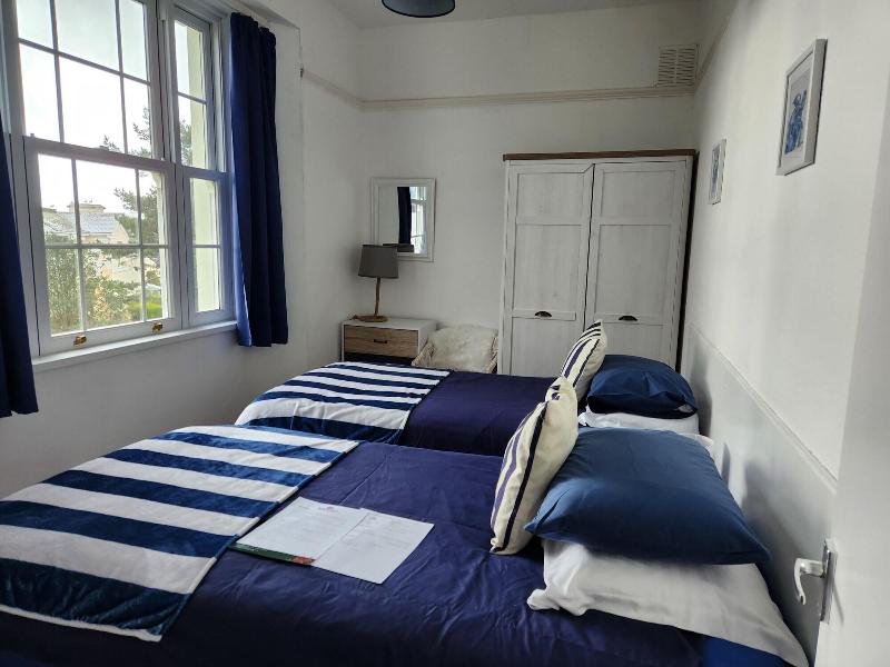 Rose Court Holiday Apartments image