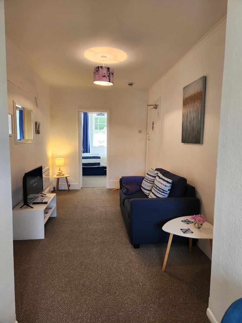Rose Court Holiday Apartments image