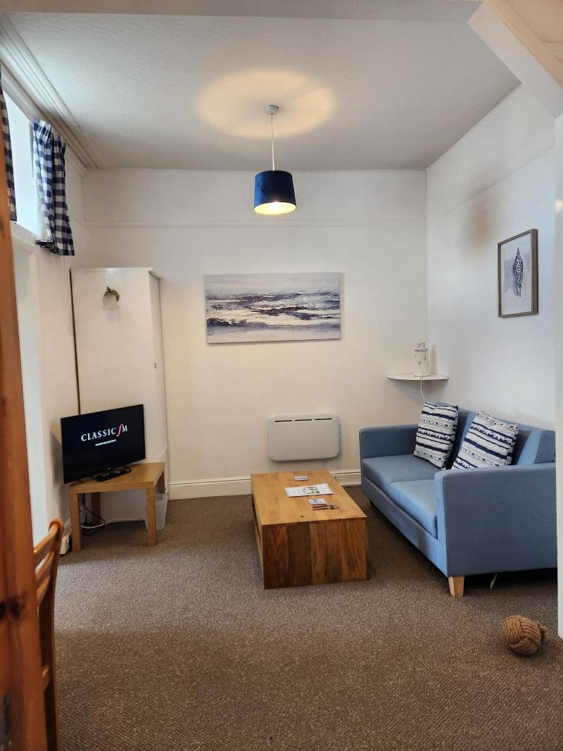 Rose Court Holiday Apartments image