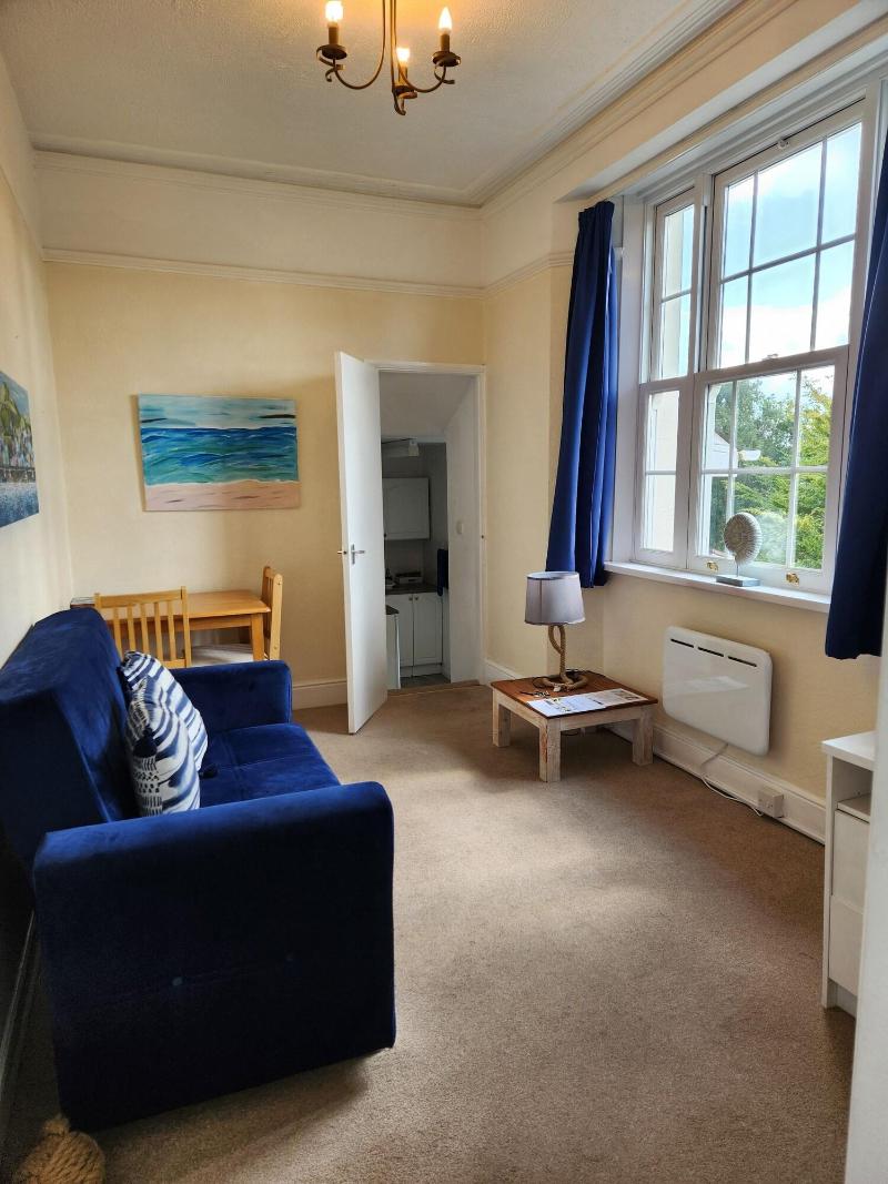 Rose Court Holiday Apartments image