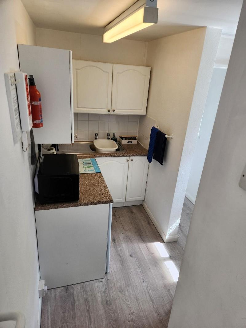 Rose Court Holiday Apartments image