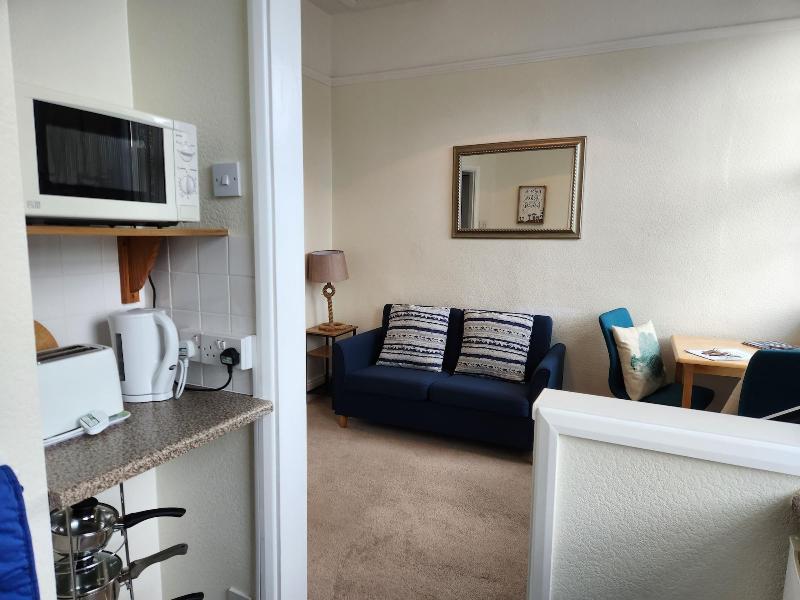 Rose Court Holiday Apartments image