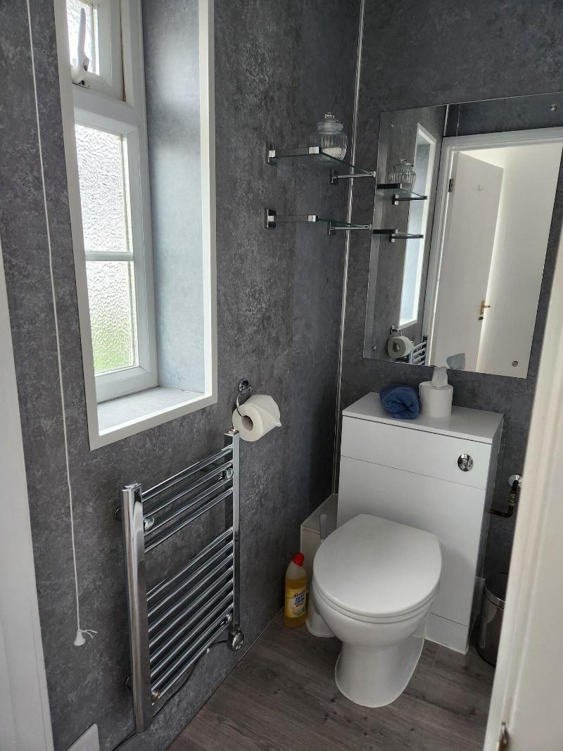 Rose Court Holiday Apartments image