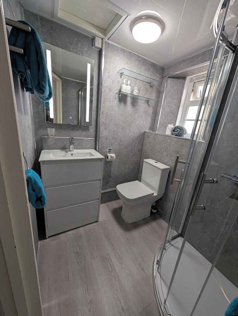 Rose Court Holiday Apartments image