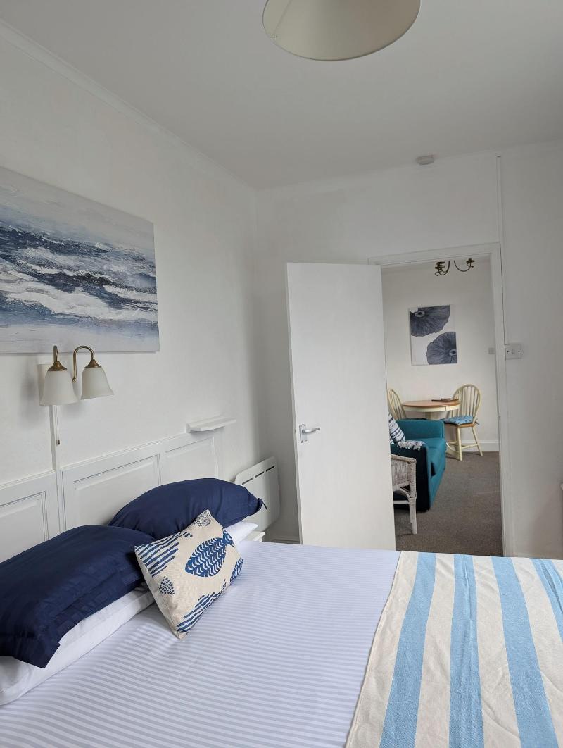 Rose Court Holiday Apartments image