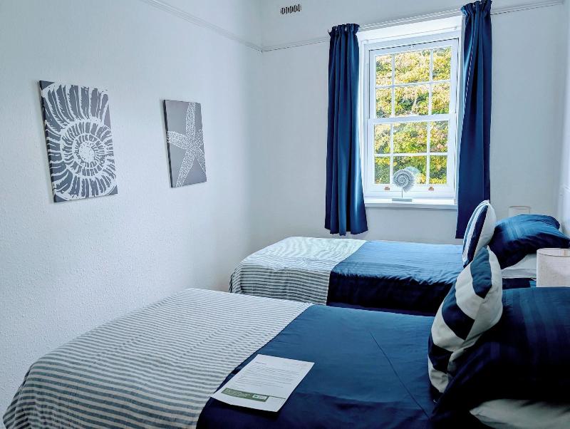 Rose Court Holiday Apartments image