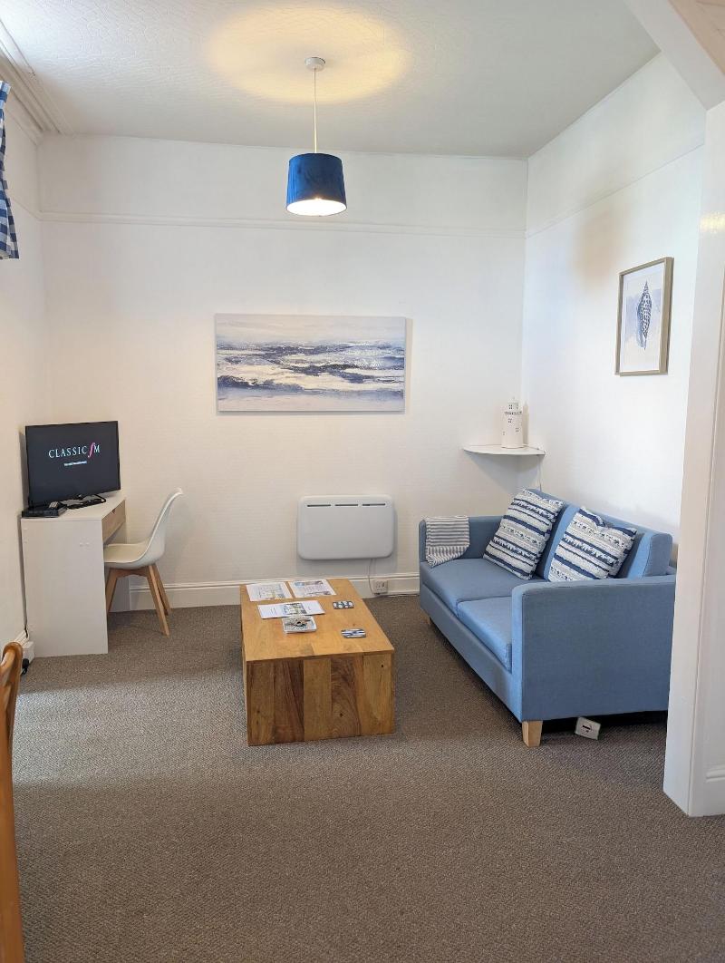 Rose Court Holiday Apartments image