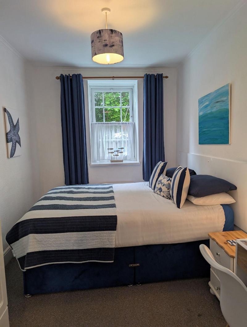 Rose Court Holiday Apartments image