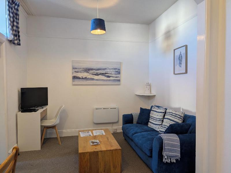 Rose Court Holiday Apartments image