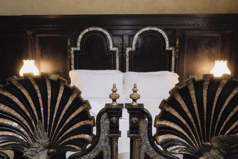 Palazzo Guazzoni Zaccaria image