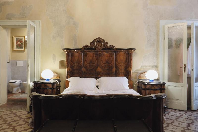 Palazzo Guazzoni Zaccaria image