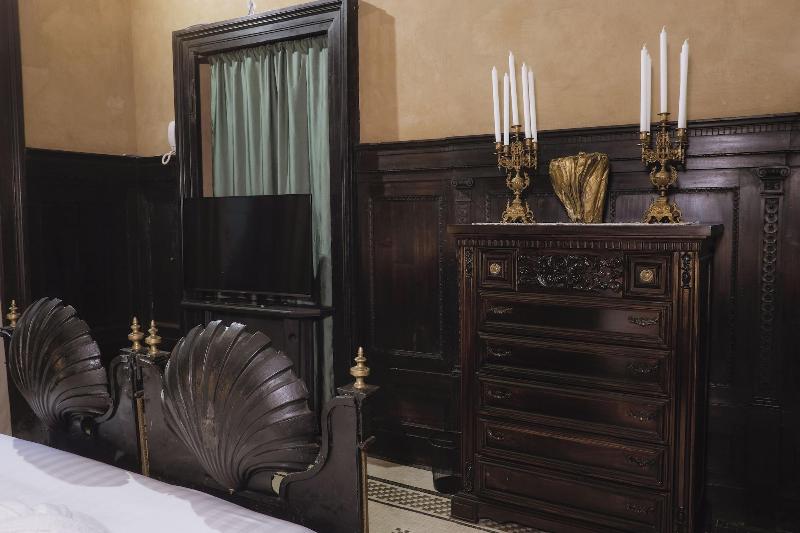 Palazzo Guazzoni Zaccaria image