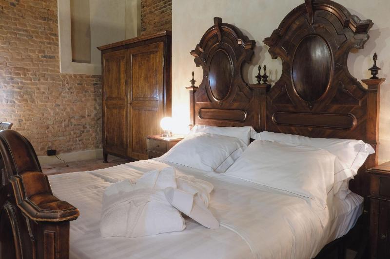 Palazzo Guazzoni Zaccaria image