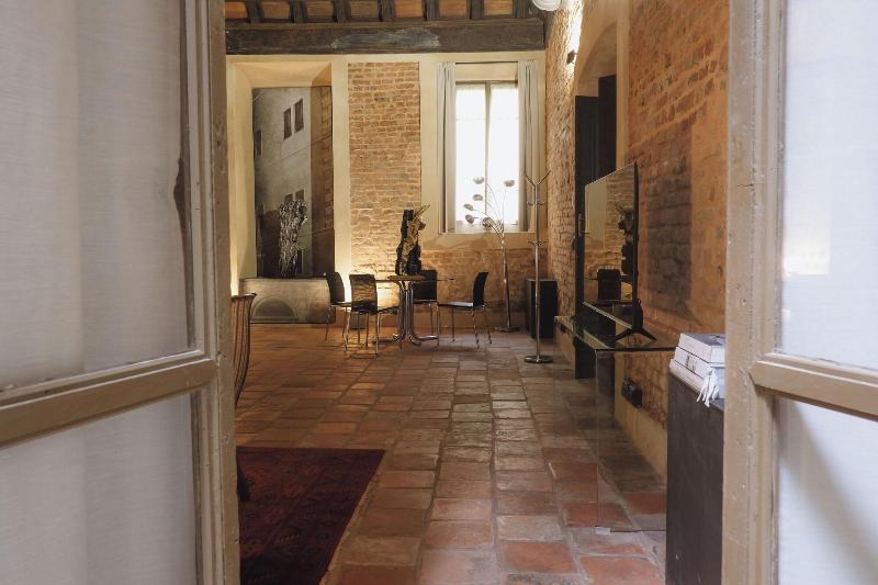 Palazzo Guazzoni Zaccaria image