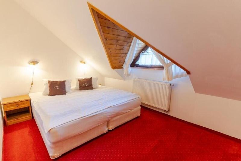 Hotel Strachanovka - Jã¡nska Koliba image