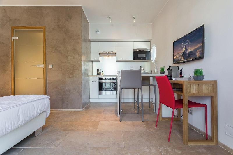 Villa Velvet image