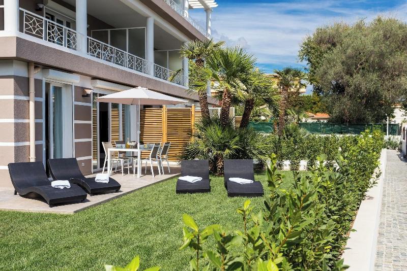 Villa Velvet image