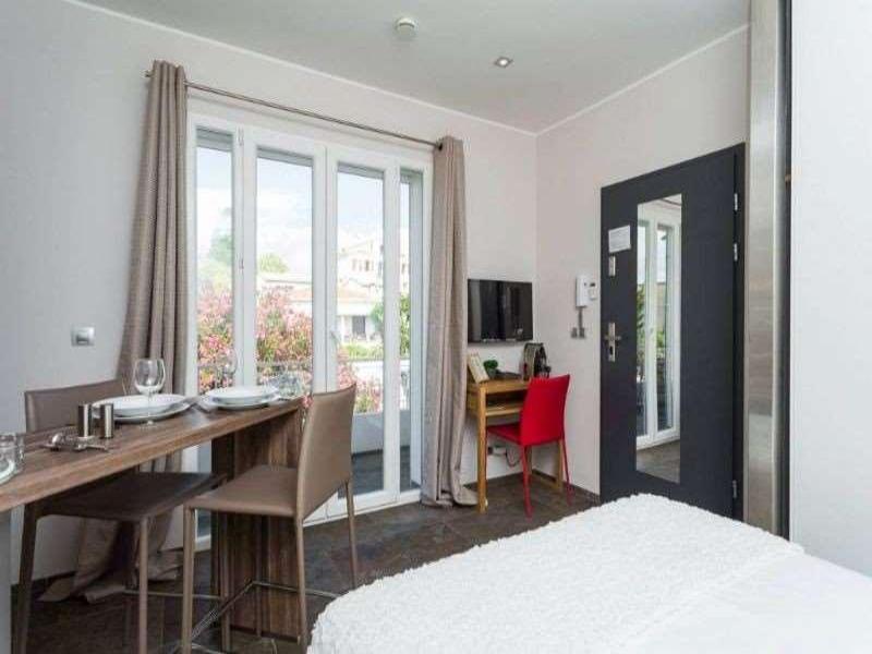 Villa Velvet image
