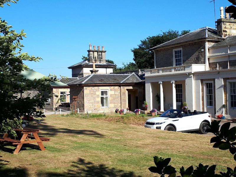 Darwin Cottage Self Catering In Elgin image