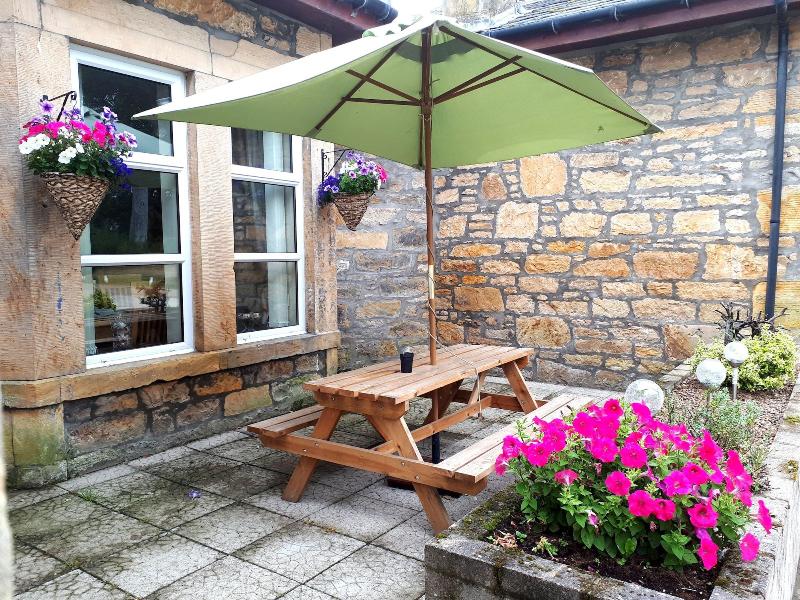 Darwin Cottage Self Catering In Elgin image