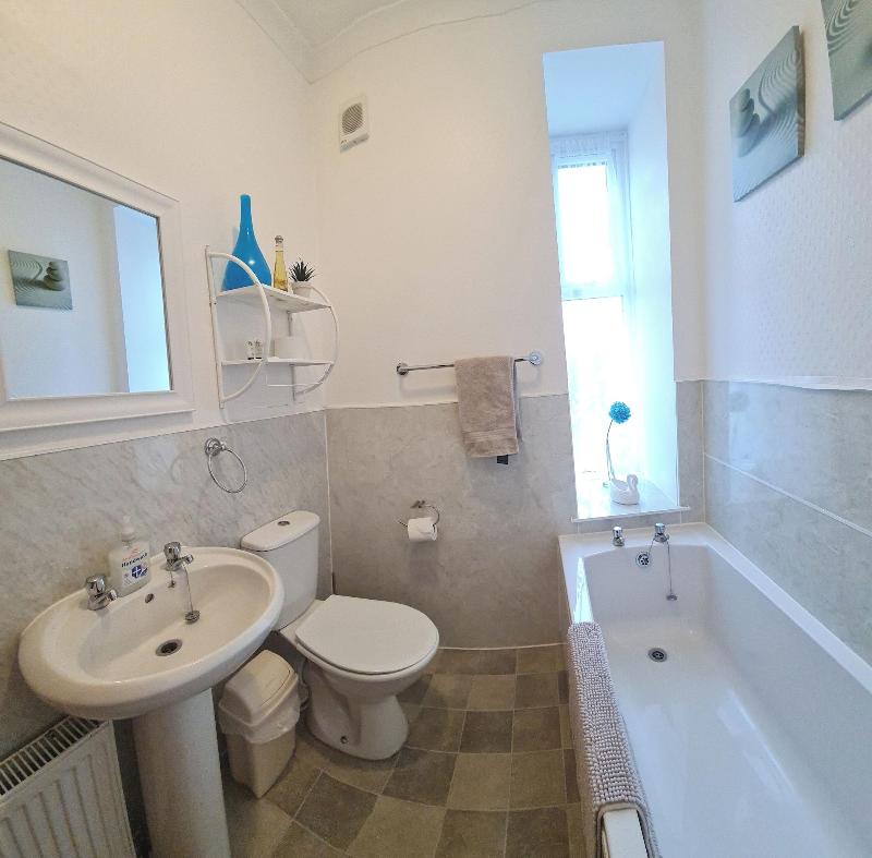 Darwin Cottage Self Catering In Elgin image