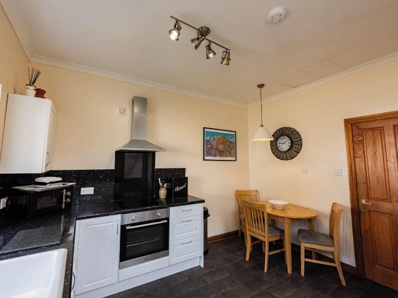 Darwin Cottage Self Catering In Elgin image