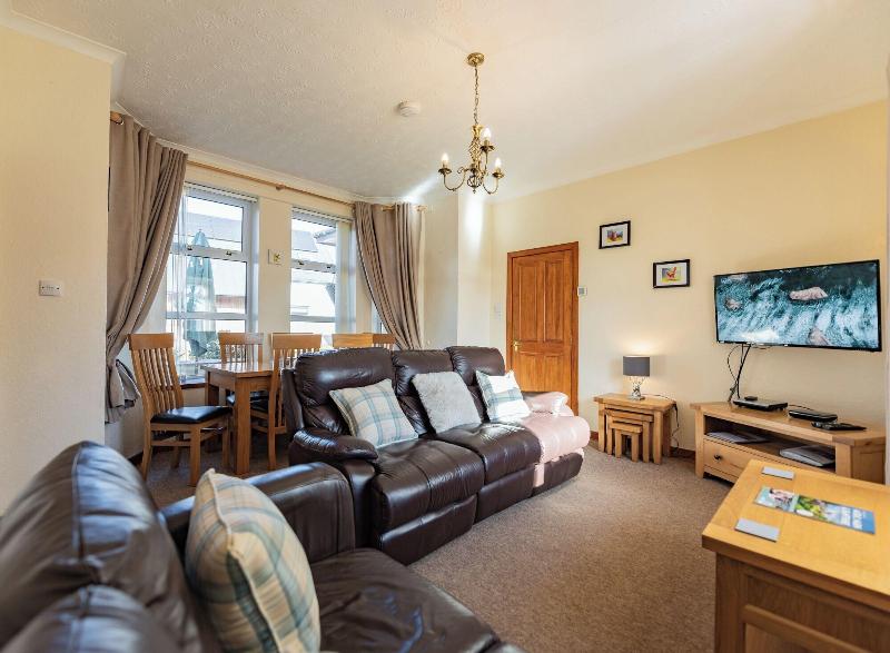 Darwin Cottage Self Catering In Elgin image