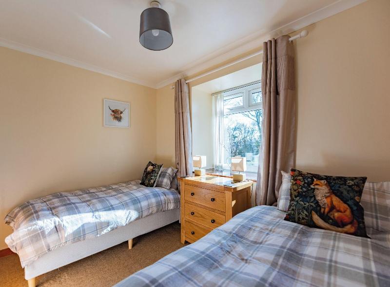 Darwin Cottage Self Catering In Elgin image