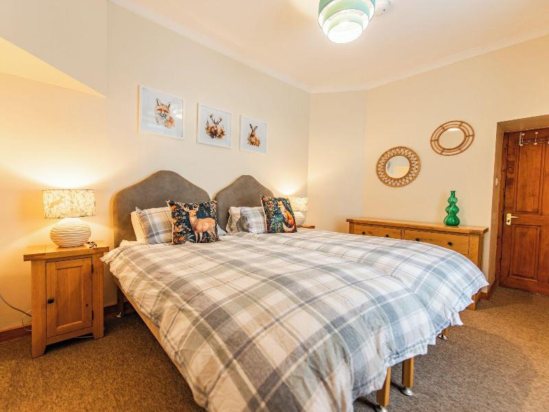 Darwin Cottage Self Catering In Elgin image