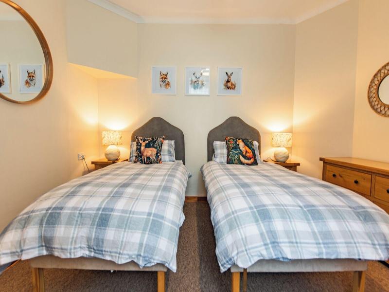 Darwin Cottage Self Catering In Elgin image