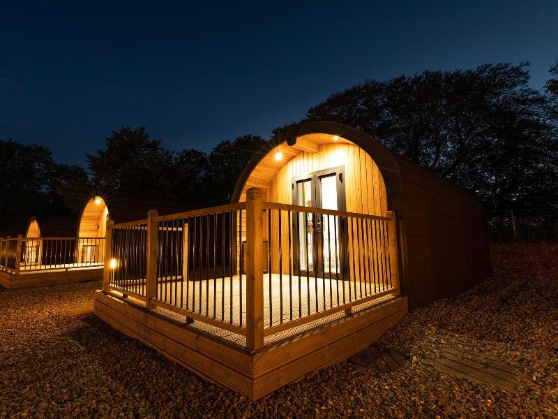 Weedingshall Lodges image