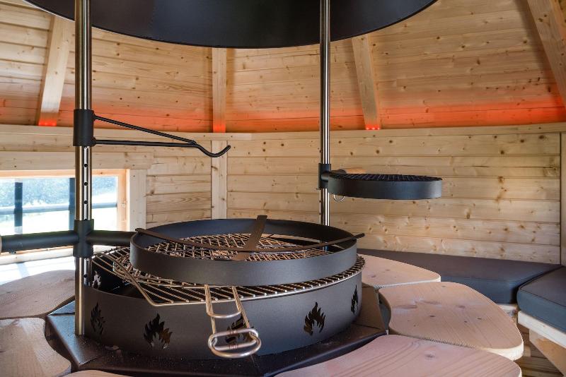 Weedingshall Lodges image