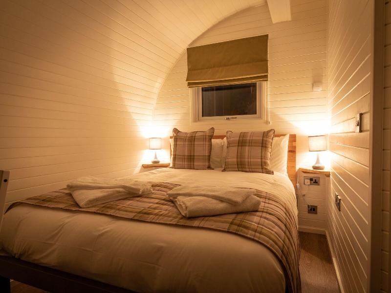 Weedingshall Lodges image