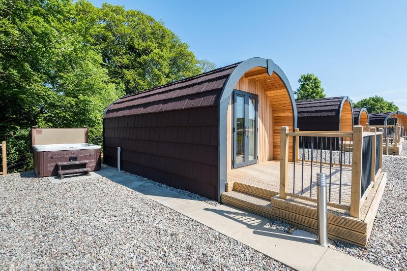Weedingshall Lodges image